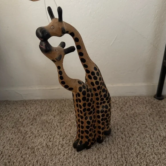 Asia Overland Hand Carved Wood Giraffes Statue Figurine Painted Brown NEW NWT - Picture 7 of 9